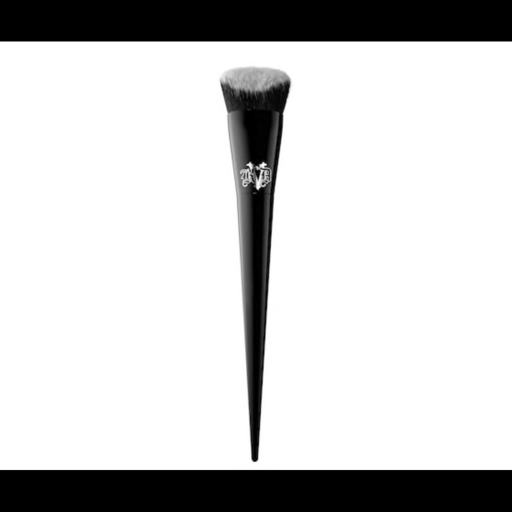 Kat Von D Lock-It Edge Foundation Brush 10